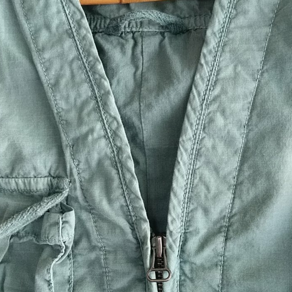 Vest - Picture 4 of 6
